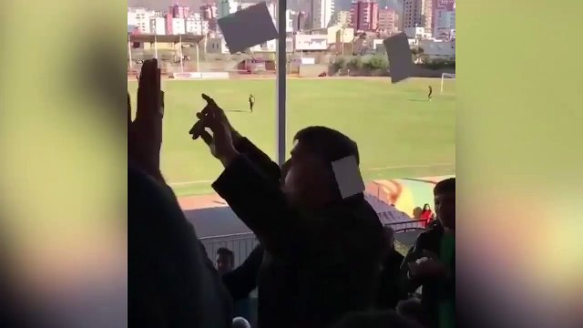 Tribünde çılgınlar gibi dans eden 'Adanalı' dayılar