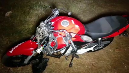 Download Video: Jovem de 22 anos se fere em colisão entre carro e moto na marginal da PRc-467, em Cascavel