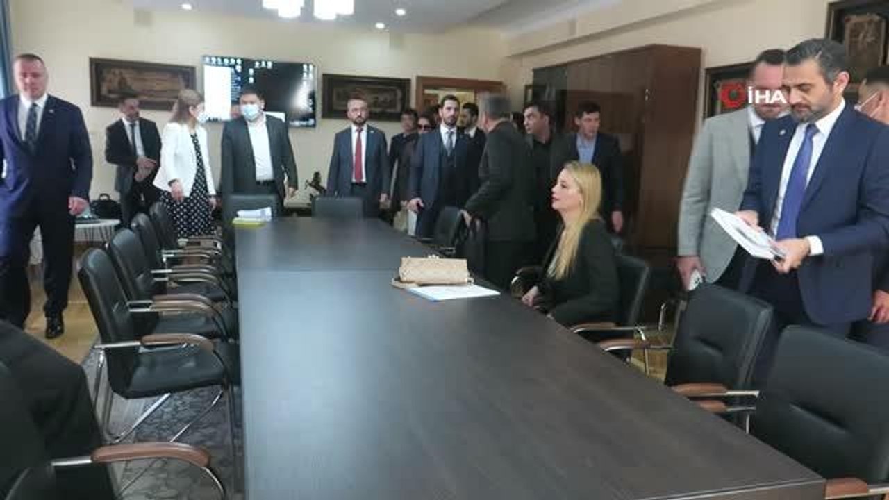 - TÜGİAD Yönetim Kurulu Başkanı Çevikel ve Türk heyetten Kırgızistan'a ziyaret- Çevikel: "Ticaretin, bizlerle çok daha hızlı artabileceğini...