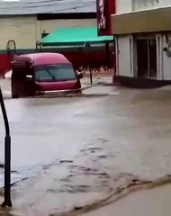 Fuertes lluvias en San Vicente y las Granadinas agravan daños por volcán