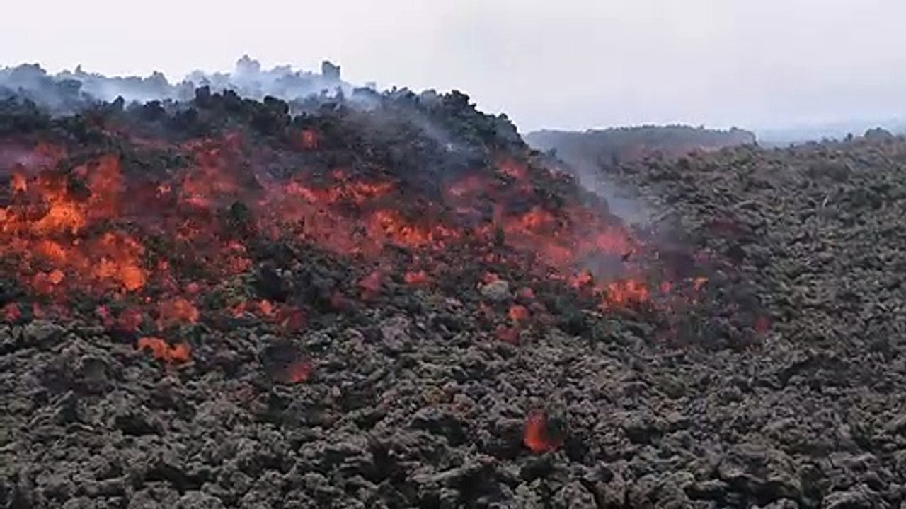 Volcán Pacaya se reactiva en Guatemala y genera nuevo flujo de lava