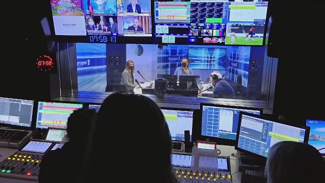 Jean Castex à Cédric O : Rappelle-moi d'urgence, on a des soucis avec le pass sanitaire ! (Canteloup)