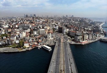 Tam kapanmanın ilk gününde İstanbul turistlere kaldı