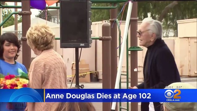 Anne Douglas, veuve de la légende d'Hollywood Kirk Douglas, est décédée à son domicile de Beverly Hills quelques jours après avoir fêté ses 102 ans