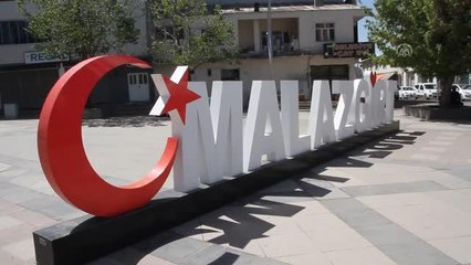 Malazgirt'te "tam kapanma" ile sessizlik hakim oldu