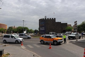 DİYARBAKIR'DA, TAM KAPANMADA SIKI DENETİM