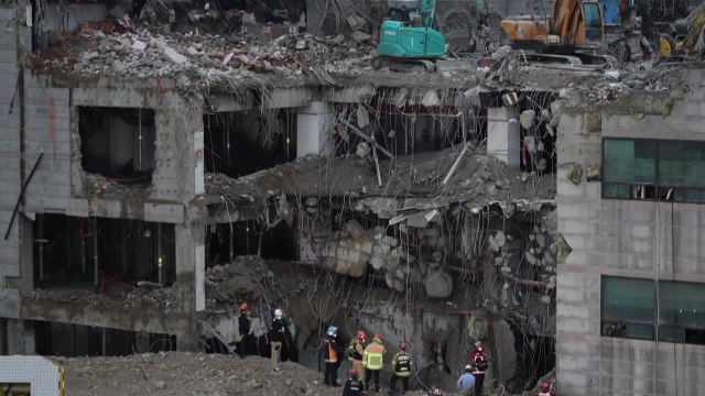 서울 장위10구역 철거 현장 건물 붕괴...노동자 1명 매몰 / YTN