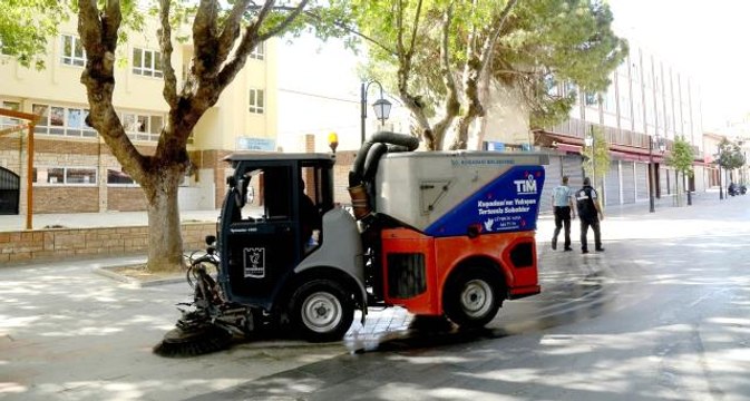 Kuşadası Belediyesi tam kapanmada hijyen çalışmalarına ağırlık verdi