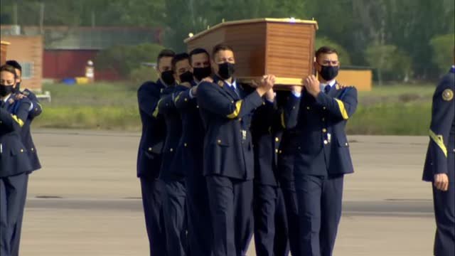 Llegan a España los restos mortales de los periodistas asesinados en Burkina Faso por un grupo yihadista