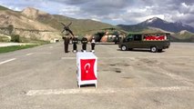 Son dakika haber | Şehit Piyade Sözleşmeli Er Toprak'ın naaşı memleketi Diyarbakır'a uğurlandı (2)