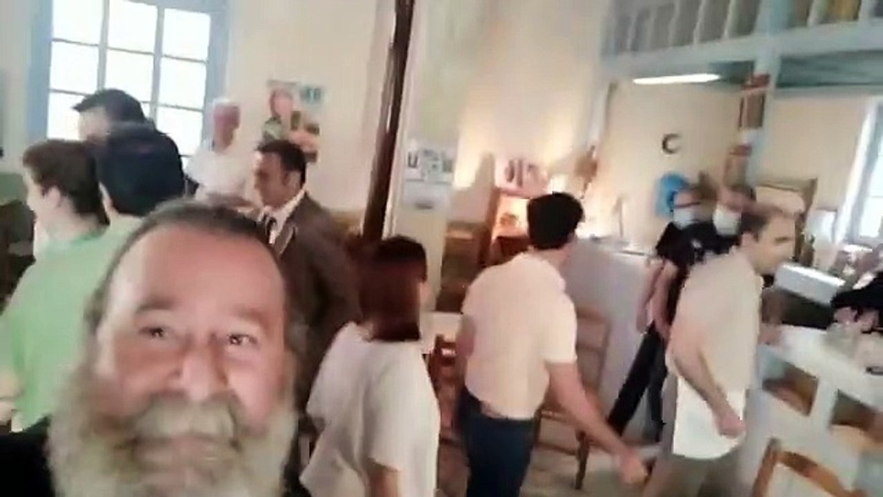 Άγριες μέλισσες: Με αυτό τον μοναδικό τρόπο ευχ...