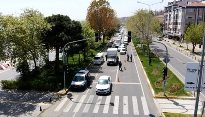 Tekirdağ'da sokaklar boş, polis noktalarında kuyruk var