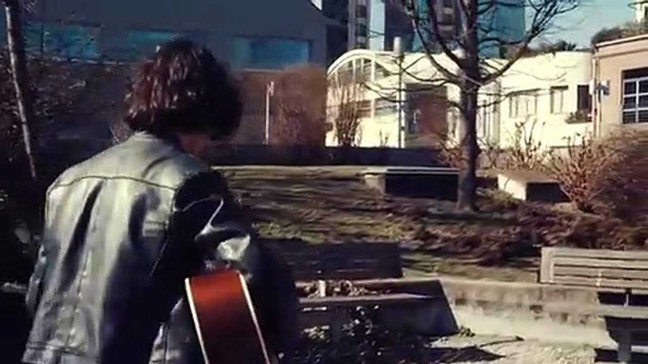 “La fine dei vent’anni”: Motta in acustico per Rolling Stone | Rolling Stone Italia