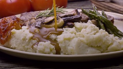 I Tried Ree Drummond's Raved-About Salisbury Steak Recipe, And My Dad Wanted To Lick Up All the Gravy
