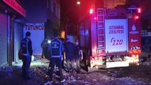 Beyoğlu'nda kanalizasyon çukuruna düşen kadın kurtarıldı