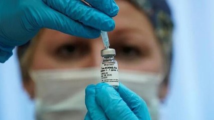 Скачать видео: Amid shortage of vaccines, many states say can't start inoculation drive from May 1