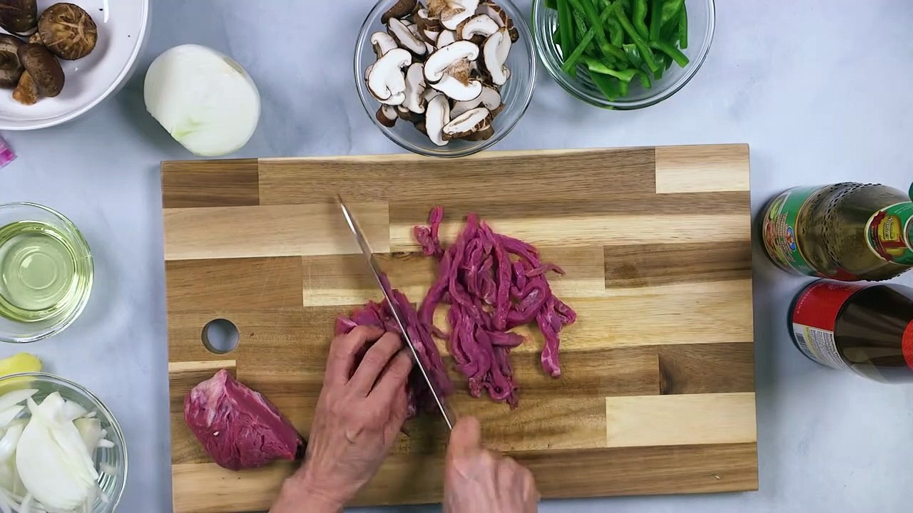 How To Make Cowboy Bebop'S Bell Peppers And Beef | Feast Of Fiction