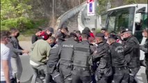 Son dakika haberleri! Dolmabahçe'den Taksim'e yürümek isteyen gruba polis müdahale etti