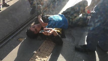 Kazada acısını unuttu ekranı kırılan telefonuna üzüldü