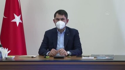 Bakan Kurum, depremzedeler için yapılan konutlarda incelemelerde bulundu