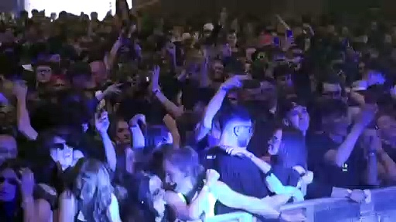 A Liverpool in 6.000 ballano in discoteca senza mascherina