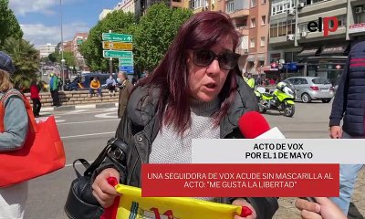 Una seguidora de Vox acude sin mascarilla al acto: "Me gusta la libertad"