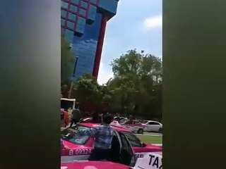 Bina adeta beşik gibi sallandı!