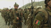 قائد الجيش الأفغاني يرحب بقرار واشنطن سحب قواتها من أفغانستان