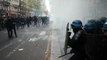 - Fransa'da olaylı 1 Mayıs gösterileri: Polisten gazlı müdahale- Lyon'da 2 yıl sonra 1 Mayıs yürüyüşü: 5 gözaltı