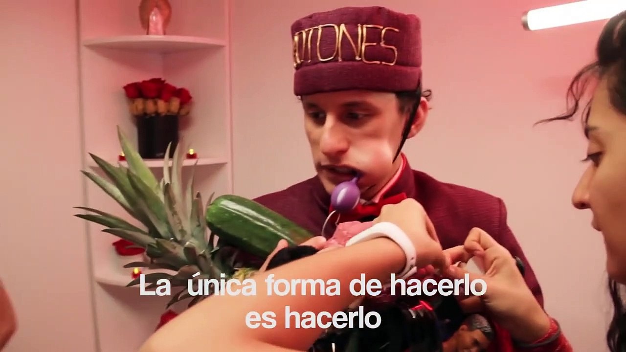 Making Of: Botones Metiche