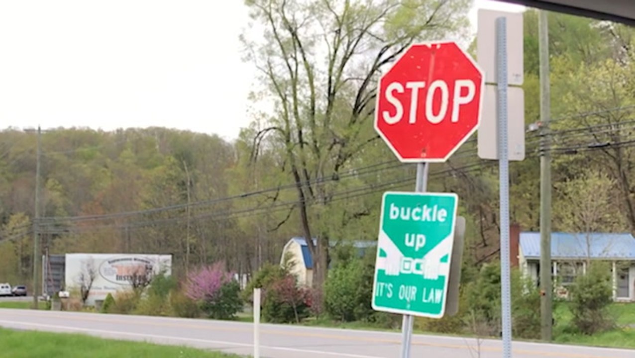 High winds versus stop sign