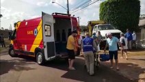 Motociclista sofre fratura na perna após colisão contra carro no Claudete