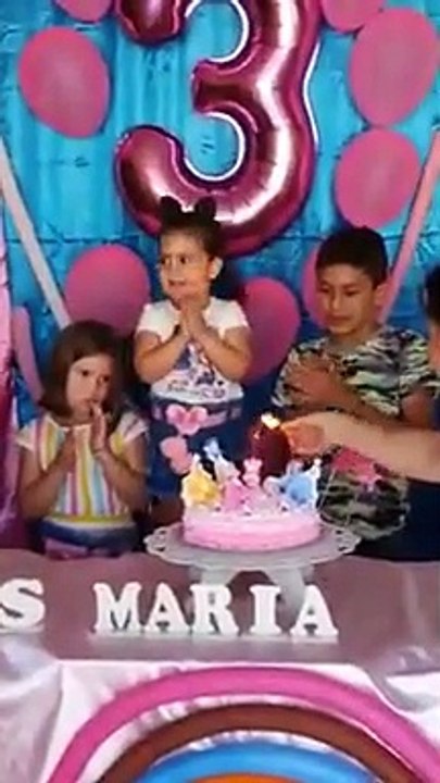 La niña del pastel