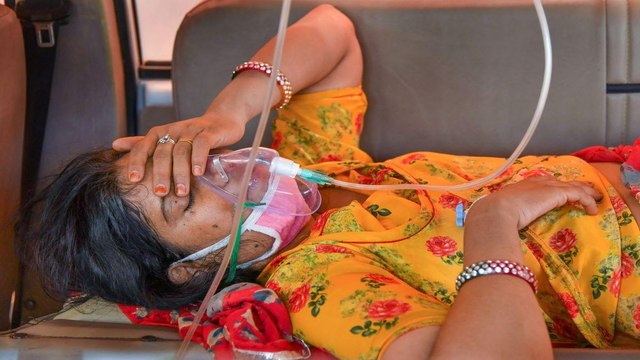 Oxygen distribution under central govt says AAP leader