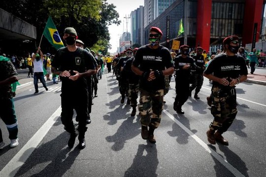 - Brezilya'da Bolsonaro destekçileri sokağa indi- Askeri müdahale için Bolsonaro'ya tam yetki verilmesi talep edildi
