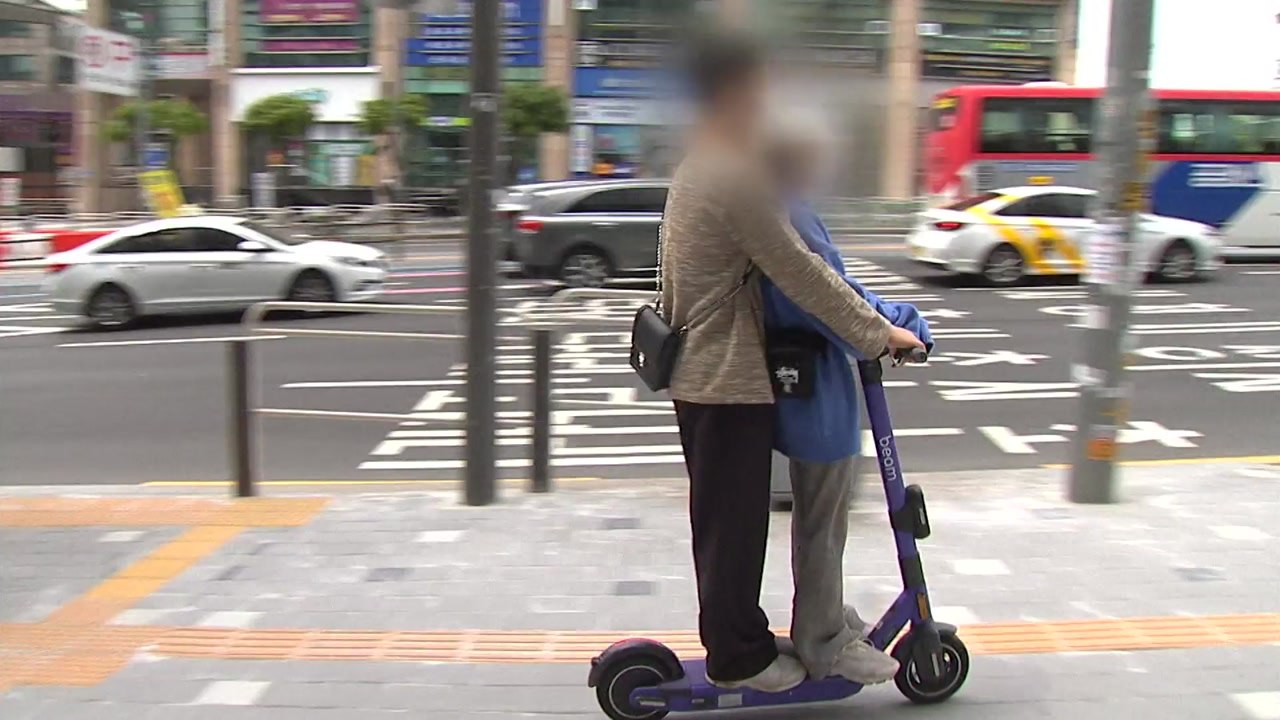 전동 킥보드 안전모 안 쓰면 20만 원...실효성 논란 여전 / YTN