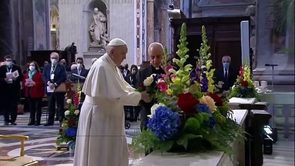 El papa inicia una "maratón de oración" contra la pandemia