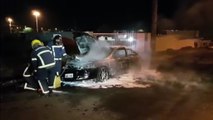 Veículo Astra é consumido pelas chamas em incêndio no Interlagos