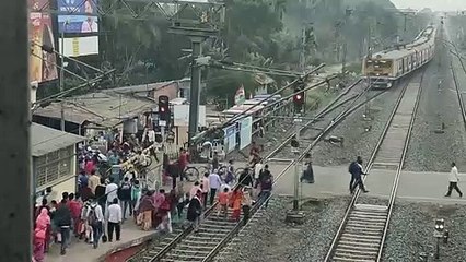 Huge crowd after passing EMU through big curve II Indian Railway