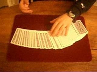 Tours de magie par le magicien Noé