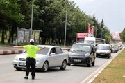 Antalya'da araçlar tek tek denetlendi uzun araç kuyrukları oluştu