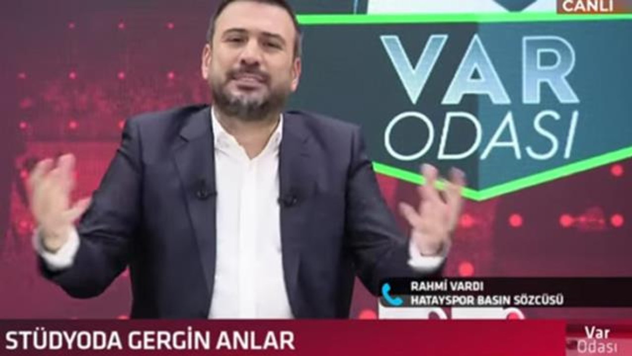 Ekranlarda skandal sözler! Hatay Basın Sözcüsü yorumcuyla tartıştı, "Lan şerefsiz" diye bağırdıktan sonra yayından atıldı