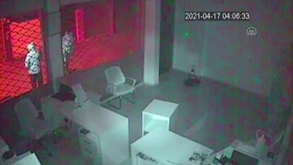 Bir iş yerinden hırsızlık yaptığı iddia edilen şüpheli tutuklandı