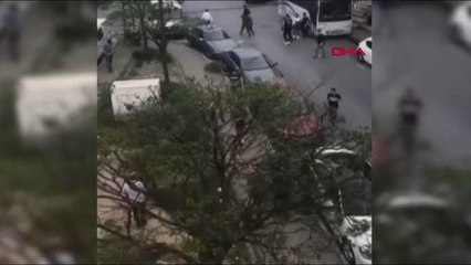 Son dakika haberi... Gaziosmanpaşa'da bıçaklı sopalı kavga kamerada