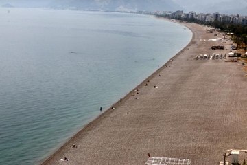 Dünyaca ünlü sahilde şaşırtan manzara