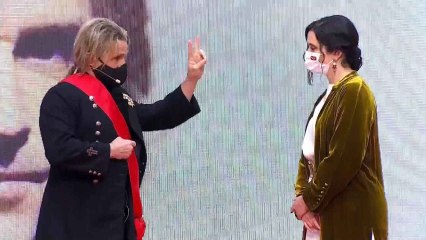 Nacho Cano entrega su galardón a Ayuso "por valiente y buena presidenta"