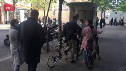 Faire pipi dehors en temps de Covid, un vrai casse-tête à Paris