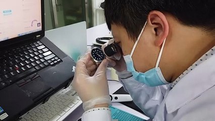 فرز المنتجات الفخمة المستعملة الأصلية والمقلدة "علم" يزدهر في الصين