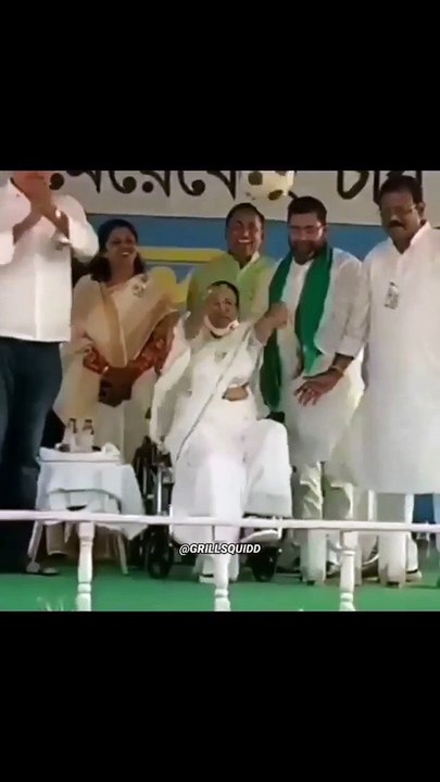 Mamta Banerjee is leading in West Bengal! Soon to be a CM again! One woman Warrior!