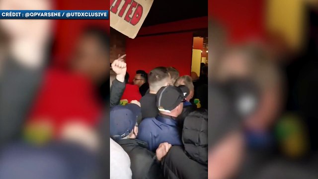 Les supporters de Manchester United envahissent Old Trafford !